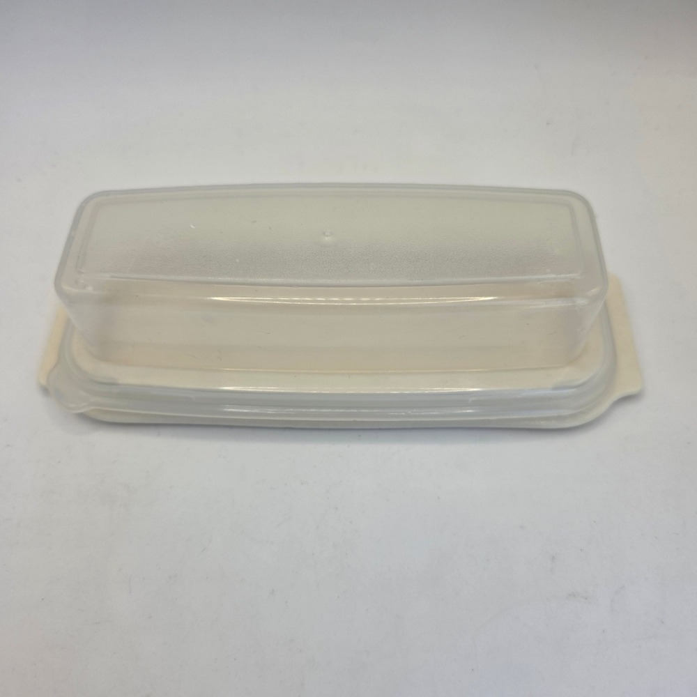 Vintage Rubbermaid Servin Saver Butter Dish Almond Base Clear Lid 2370-B USA